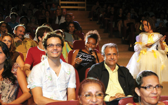 Festa de entrega do Prêmio Braskem de Teatro 2005, no Teatro Castro Alves, em Salvador.Imagem digital: Wilson Besnosik, em 12/04/2006.
